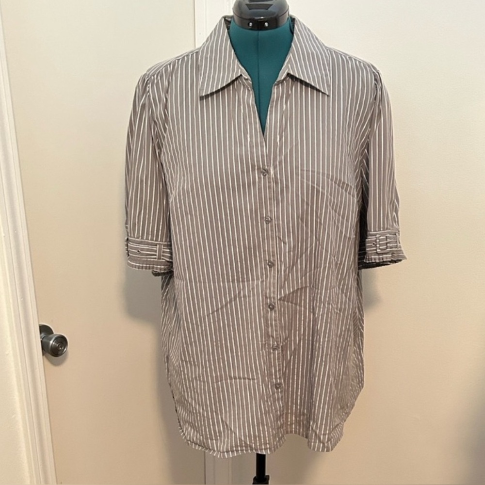 Lane bryant silver pinstripe sparkle women’s top blouse 22/24 holiday winter